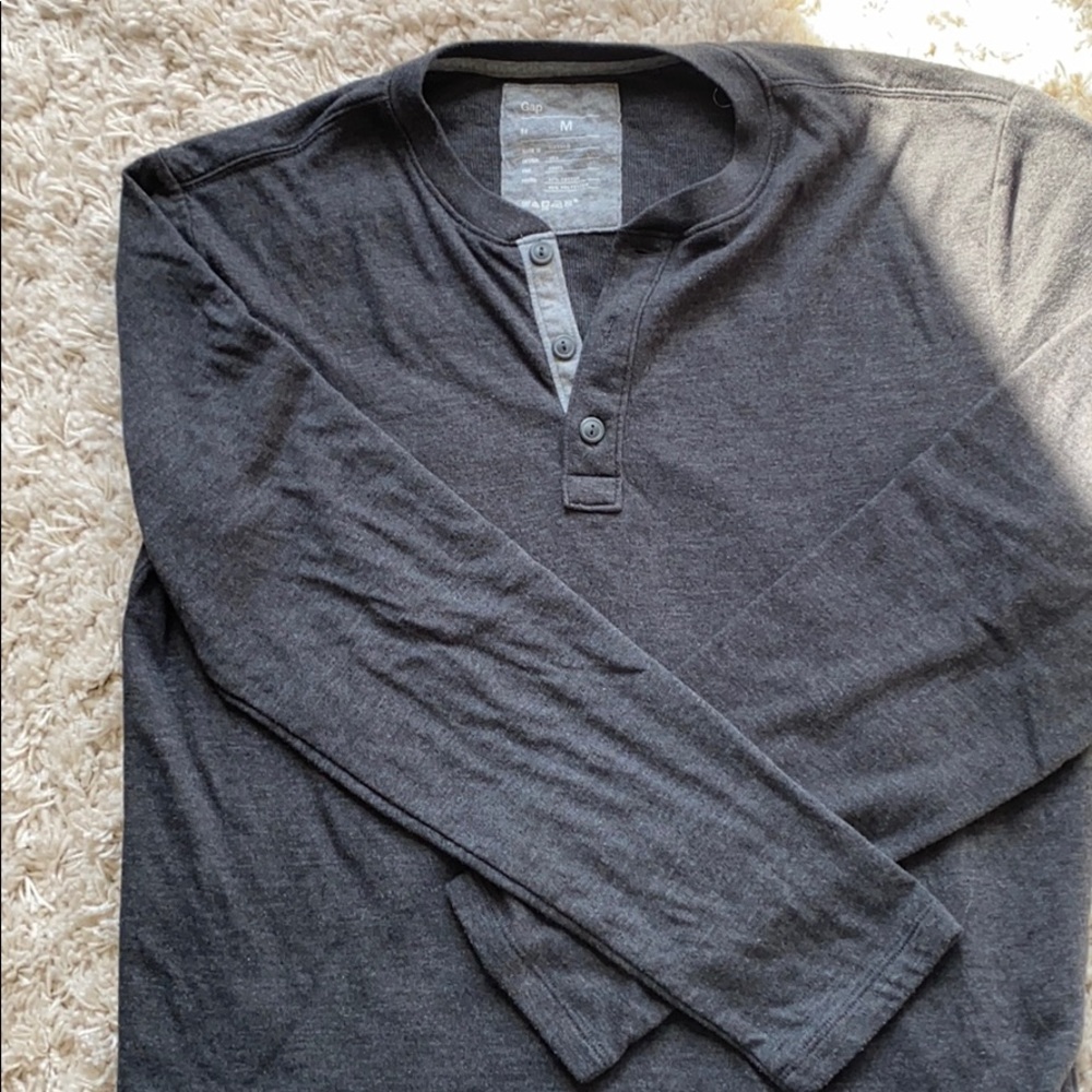 GAP long sleeves dark grey tee shirt M